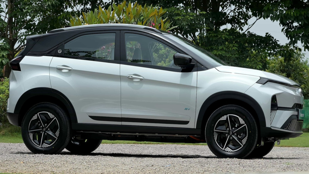 Best EV Cars Under Rs 10 Lakh